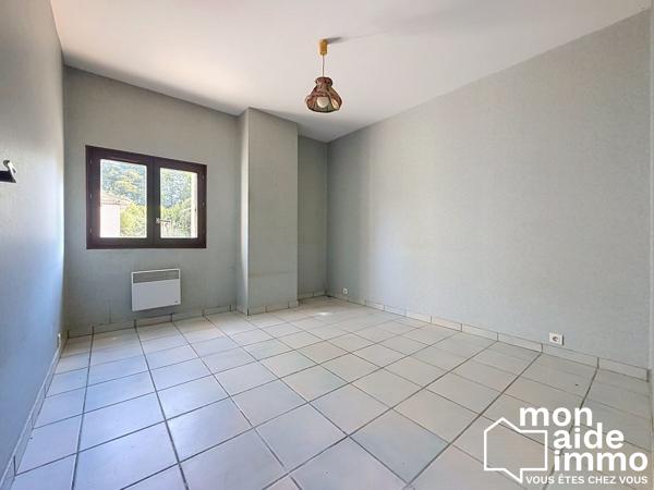 Ensemble de 3 maisons de plain-pied