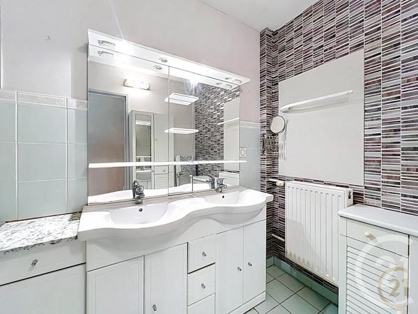 Appartement F6 à vendre  5 pièces - 106,66 m 2   MONTBELIARD  - 25