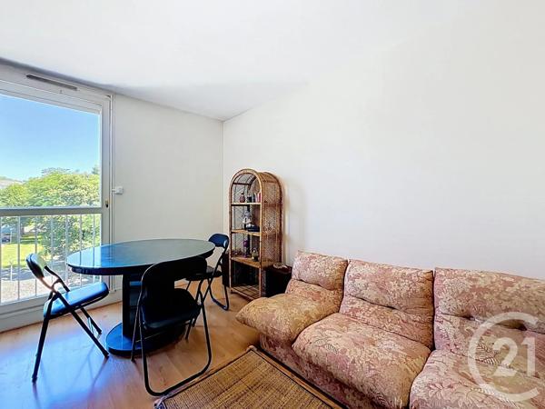 Appartement F6 à vendre  5 pièces - 106,66 m 2   MONTBELIARD  - 25