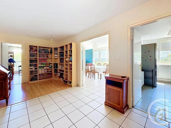 Appartement F6 à vendre  5 pièces - 106,66 m 2   MONTBELIARD  - 25