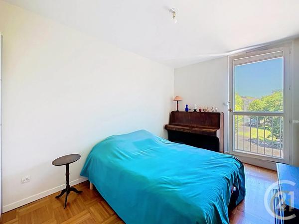Appartement F6 à vendre  5 pièces - 106,66 m 2   MONTBELIARD  - 25