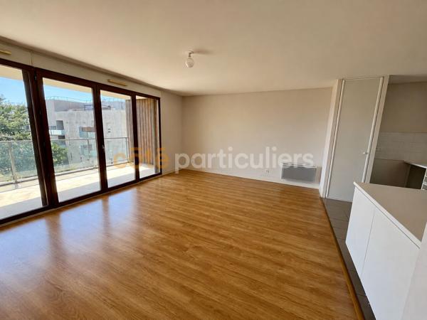 Vente
                Appartement75 m² - 3 Pièces -
                    BRUGES (33520)