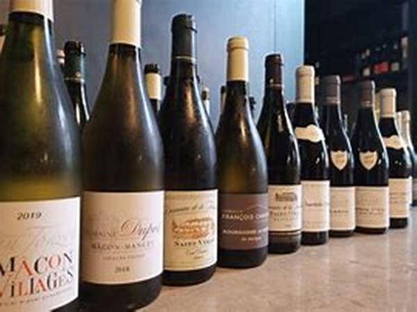 21200 BEAUNE - Fonds de commerce Café - Bar Licence IV- Brasserie 100 M² + cuisines + caves 130 M²