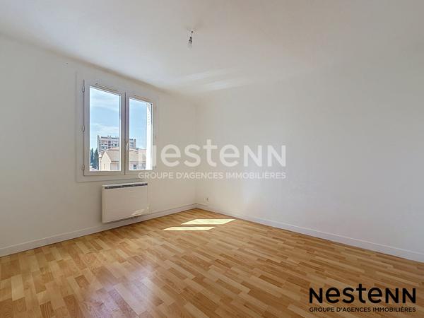 Appartement 3 pièces à vendre à Aubagne - Dernier étage avec balcon et place de parking