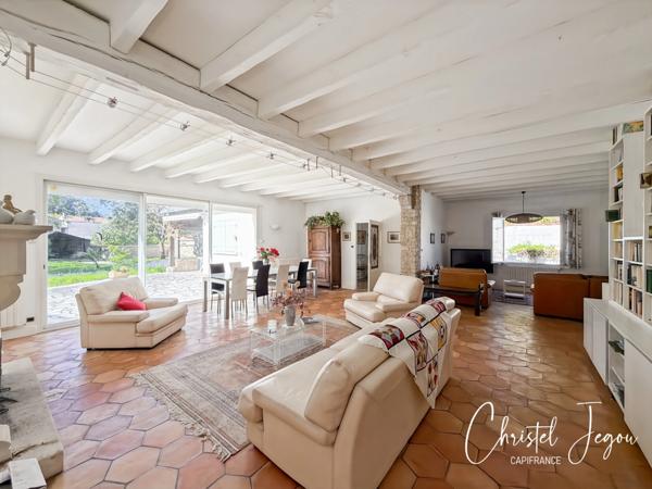 Maison à vendre 8 pièces proche de LA ROCHELLE (17)