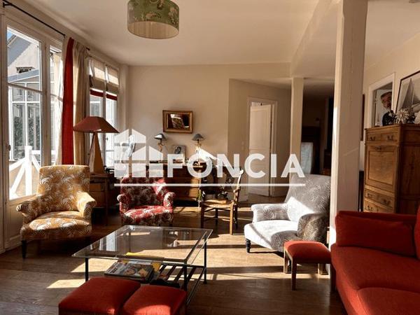 À vendre Maison 9 pièces 164.19 m² - Versailles 78000