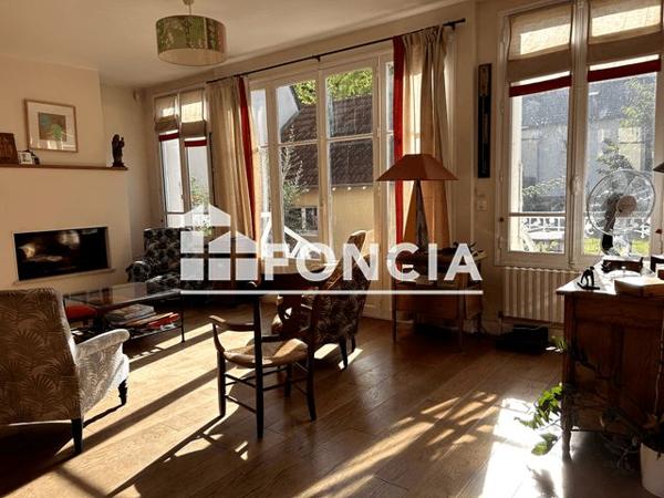 À vendre Maison 9 pièces 164.19 m² - Versailles 78000