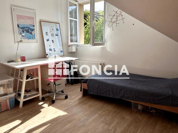 À vendre Maison 9 pièces 164.19 m² - Versailles 78000