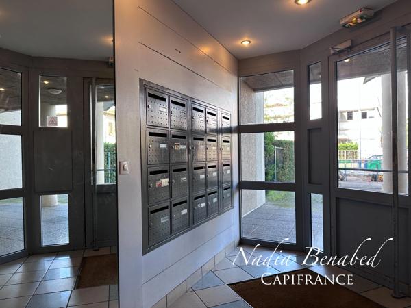 T3 rénové Route de Genas BRON (69)