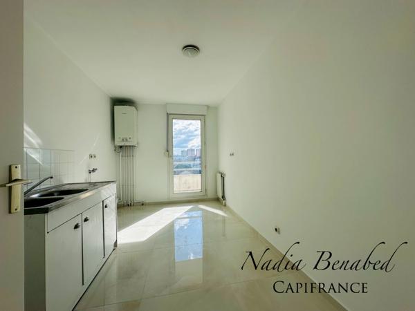 T3 rénové Route de Genas BRON (69)