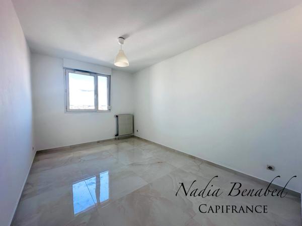 T3 rénové Route de Genas BRON (69)