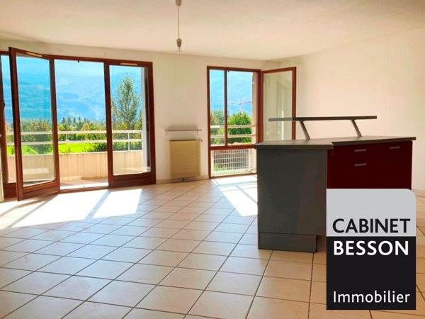 VENDU PAR LE CABINET BESSON ! ... Laurent ARDITO - CROLLES Parc Jean-Claude PATUREL - F3 en très bon état, terrasse, garage … EXCLUSIVITÉ …