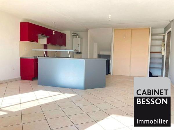 VENDU PAR LE CABINET BESSON ! ... Laurent ARDITO - CROLLES Parc Jean-Claude PATUREL - F3 en très bon état, terrasse, garage … EXCLUSIVITÉ …