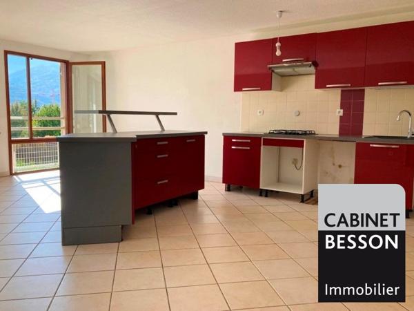 VENDU PAR LE CABINET BESSON ! ... Laurent ARDITO - CROLLES Parc Jean-Claude PATUREL - F3 en très bon état, terrasse, garage … EXCLUSIVITÉ …