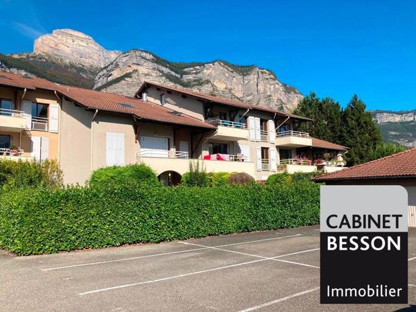 VENDU PAR LE CABINET BESSON ! ... Laurent ARDITO - CROLLES Parc Jean-Claude PATUREL - F3 en très bon état, terrasse, garage … EXCLUSIVITÉ …