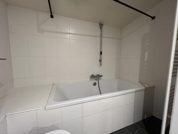 Maison rénovée avec grand garage et terrasse – Antraigues-sur-Volane