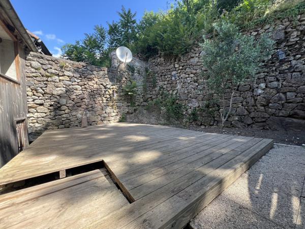 Maison rénovée avec grand garage et terrasse – Antraigues-sur-Volane