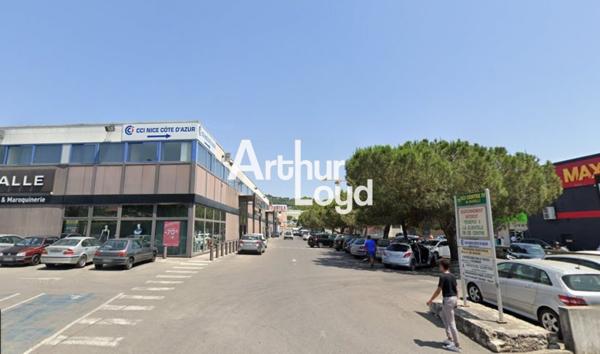 Bureaux 678 m² divisibles dès 120 m² à louer - Situation centrale - Grasse Quartier Val Paoute