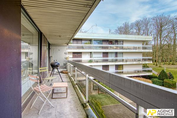 Versailles Clagny Appartement 86.74 m² carrez situé au 2ème étage avec ascenseur, balcons filants, cave, box et parking en sous-sol 520 000 € **  - Référence  28072