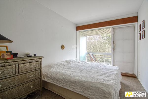 Versailles Clagny Appartement 86.74 m² carrez situé au 2ème étage avec ascenseur, balcons filants, cave, box et parking en sous-sol 520 000 € **  - Référence  28072