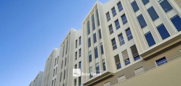 Location bureaux lumineux avec terrasses privatives à Lyon 7ème Garibaldi