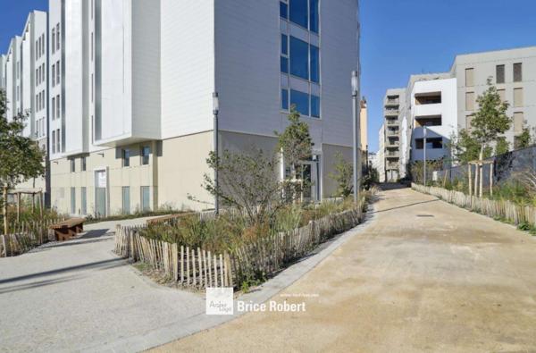 Location bureaux lumineux avec terrasses privatives à Lyon 7ème Garibaldi