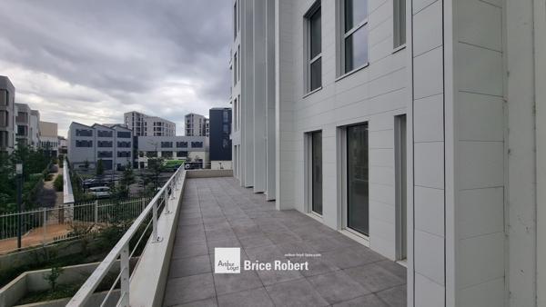 Location bureaux lumineux avec terrasses privatives à Lyon 7ème Garibaldi