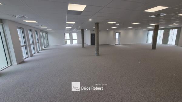 Location bureaux lumineux avec terrasses privatives à Lyon 7ème Garibaldi