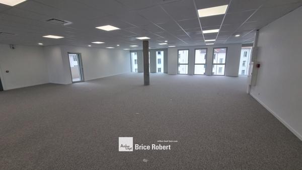 Location bureaux lumineux avec terrasses privatives à Lyon 7ème Garibaldi