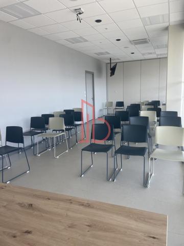 Bureau de 758 m² à louer à Bordeaux Lac - Bruges