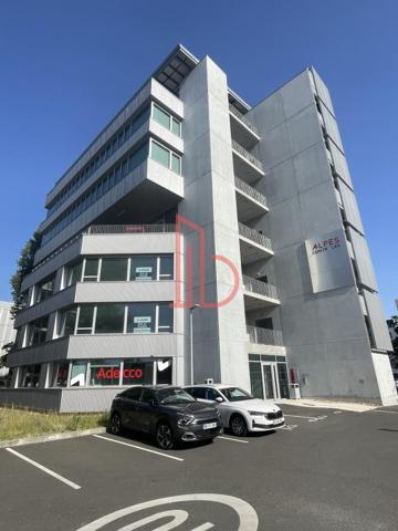 Bureau de 758 m² à louer à Bordeaux Lac - Bruges