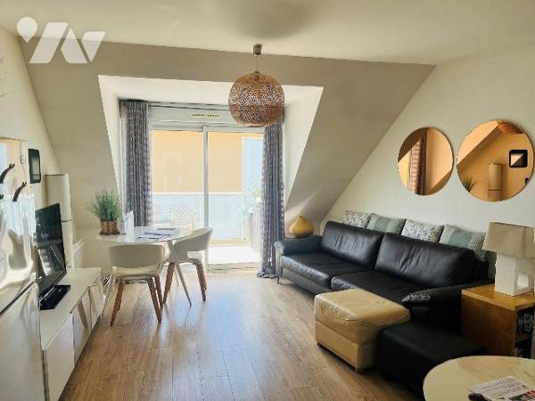 BRETTEVILLE SUR ODON, au dernier étage d'une résidence récente un appartement de 2 pièces compr...