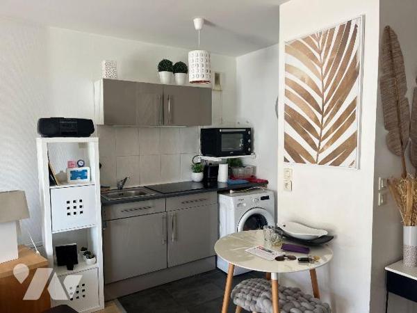 BRETTEVILLE SUR ODON, au dernier étage d'une résidence récente un appartement de 2 pièces compr...