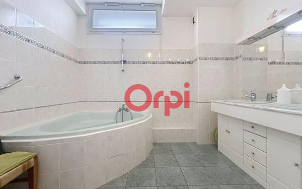 Appartement à vendre    3 pièces • 92,43 m2 Vichy