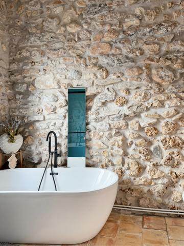 🏡 Investissement Unique à Lapalme - MAISON DIVISÉE EN 3 APPARTEMENTS AVEC TERRASSE ET VUE PANORAMIQUE