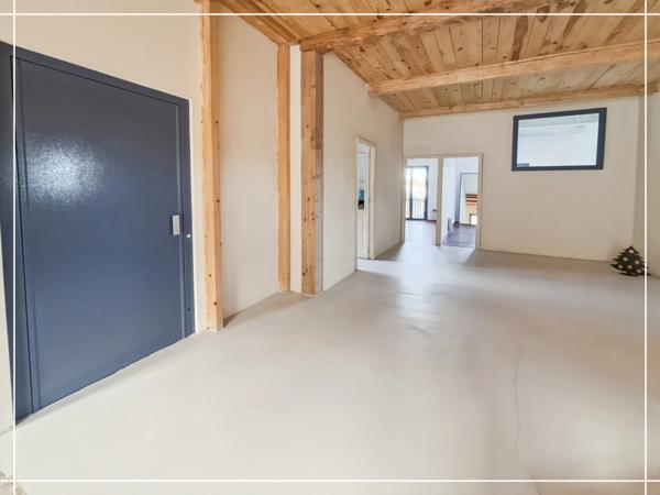 🏡 Investissement Unique à Lapalme - MAISON DIVISÉE EN 3 APPARTEMENTS AVEC TERRASSE ET VUE PANORAMIQUE