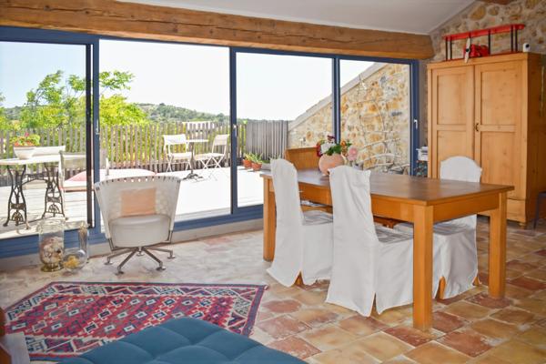 🏡 Investissement Unique à Lapalme - MAISON DIVISÉE EN 3 APPARTEMENTS AVEC TERRASSE ET VUE PANORAMIQUE