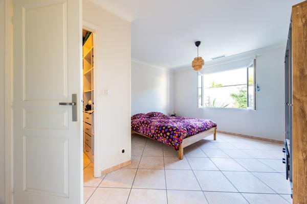 Maison
         6 pièces
        - 155 m² 615 000 € *