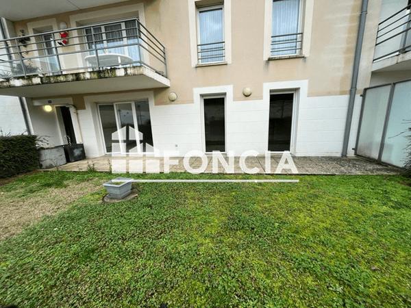 Location Appartement 3 pièces 63.39 m² - 20 RUE CAMILLE LEBEAU Chatellerault 86100