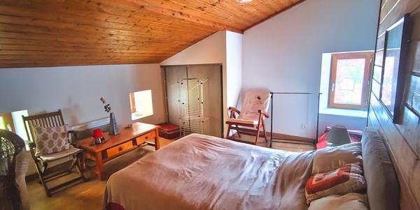 Vanosc (07690) Ancienne Ferme en pierres- Isolée et rénovée - 350 m² et 9000 m² de Terrain