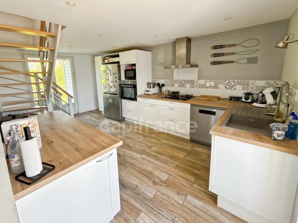 MARESCHE (72) à vendre longère 4 chambres sur 7300 m2