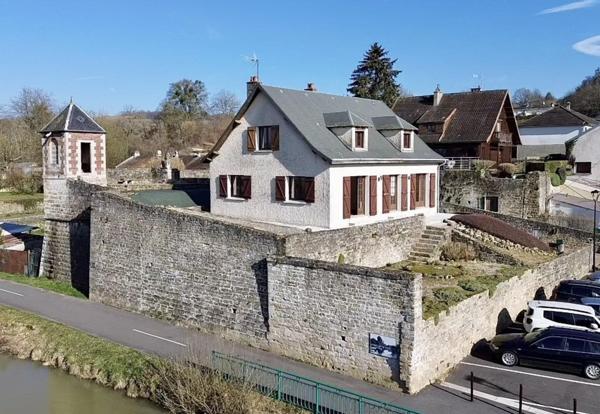 Belle maison de Type 4 sur 726 m2 de terrain dans quartier calme.