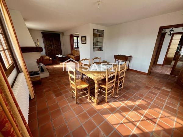 Belle maison de Type 4 sur 726 m2 de terrain dans quartier calme.