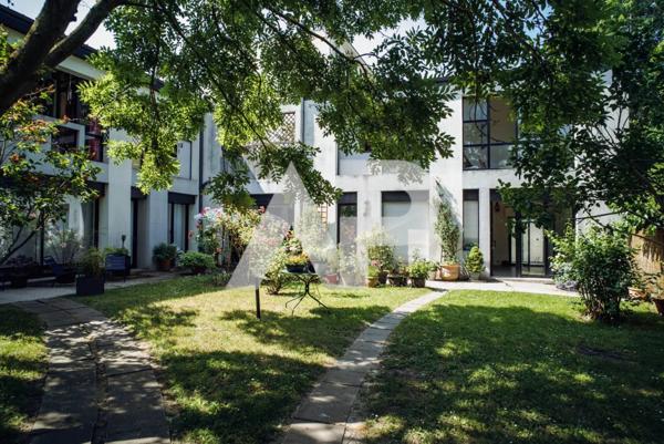 Studio dans une copropriété verdoyante, idéalement situé en cent €168 000 ** - Ref : 82617347Q