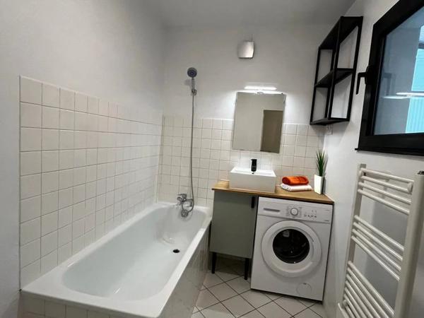 Studio dans une copropriété verdoyante, idéalement situé en cent €168 000 ** - Ref : 82617347Q