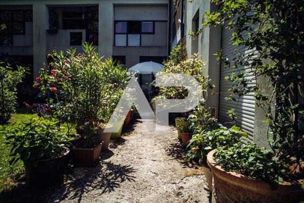 Studio dans une copropriété verdoyante, idéalement situé en cent €168 000 ** - Ref : 82617347Q