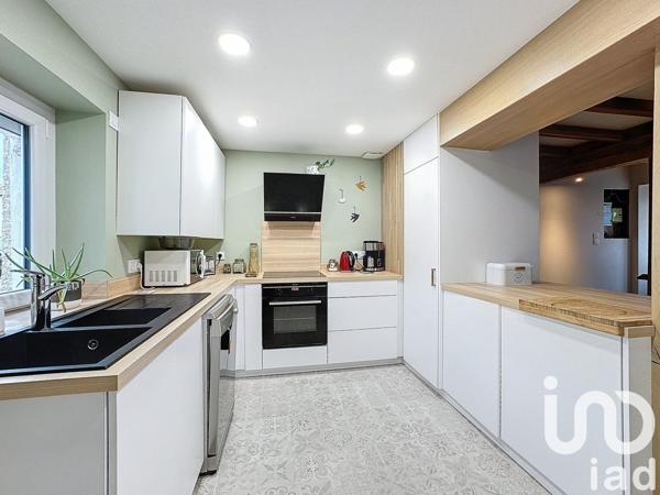 Maison 5 pièces de 131 m² à Le Vernet (03200)