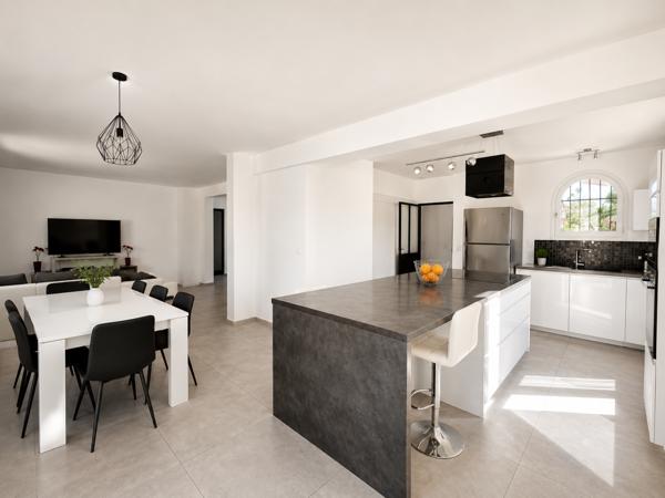 Villa
                                                                                                                                                                                                                                                                                                                        6 pièce(s)                                                                                                                                                                                                          4 chambre(s)                                                                                                                                                                                                          175  m²