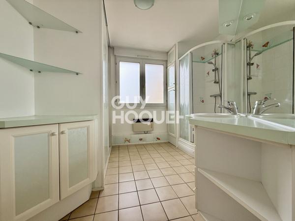 Appartement à louer de 5 pièces de 142 m² avec garage double
