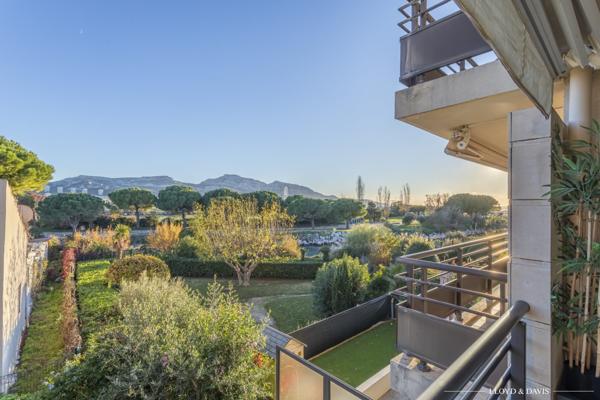 PARC BORELY- Marseille 8ème- T3 avec terrasse et stationnement dans une résidence de standing sécurisée.